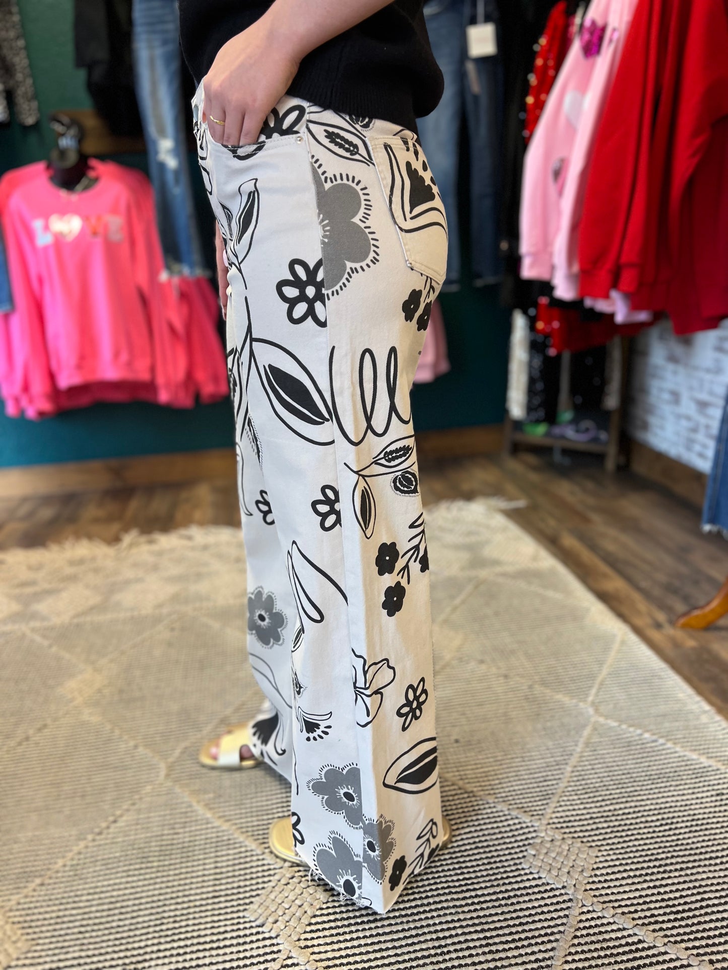 Black & Beige Floral Pant