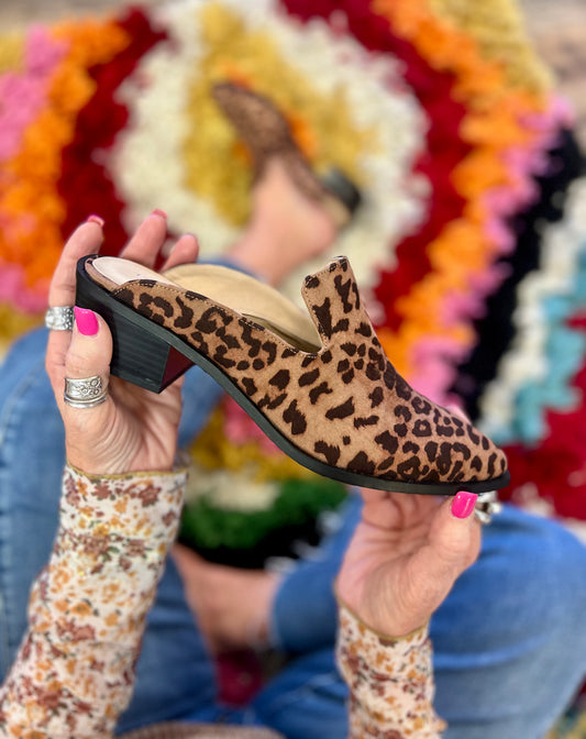 Chinese Laundry Leopard Marnie