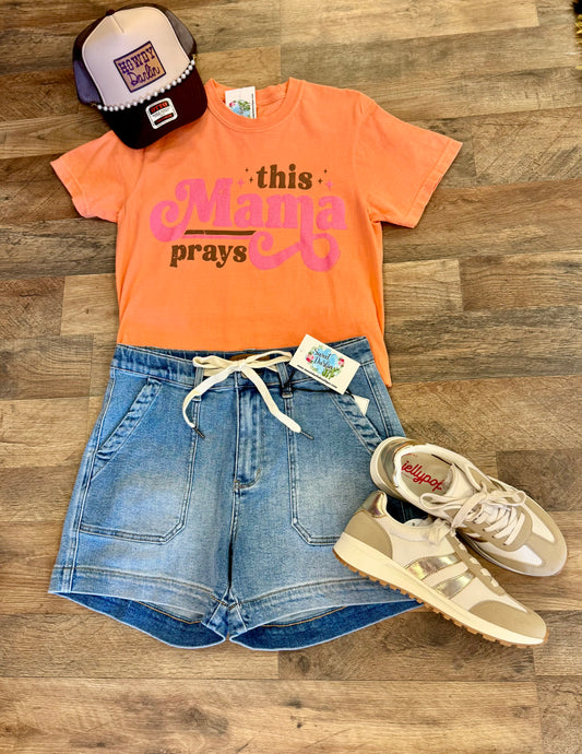 This Mama Prays Tee