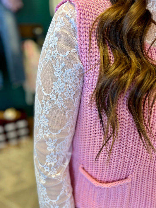 Dainty Lace Top w/ Thumbhole