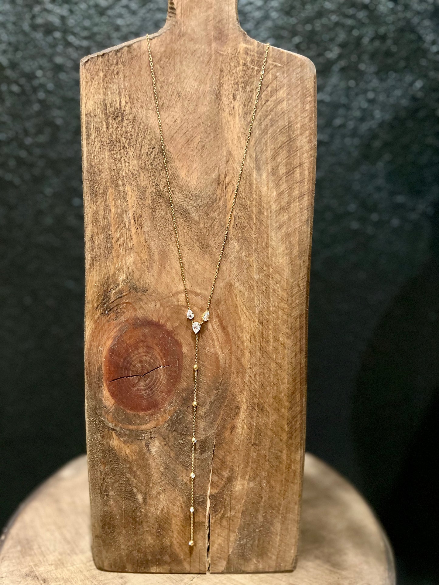 Simple Teardrop Lariat