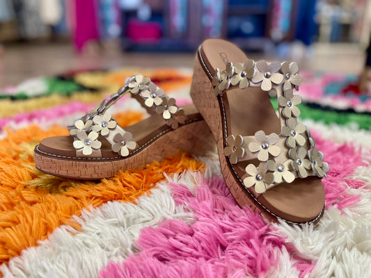 Gold Metallic Mic Drop Wedge