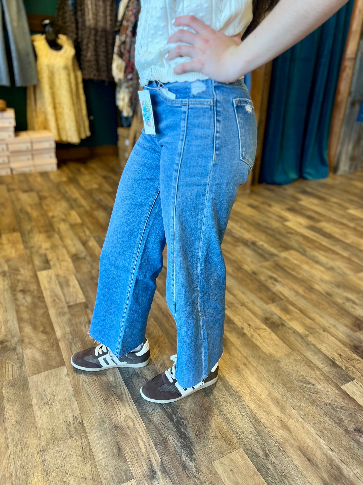 Vervet High Rise Twist Wide