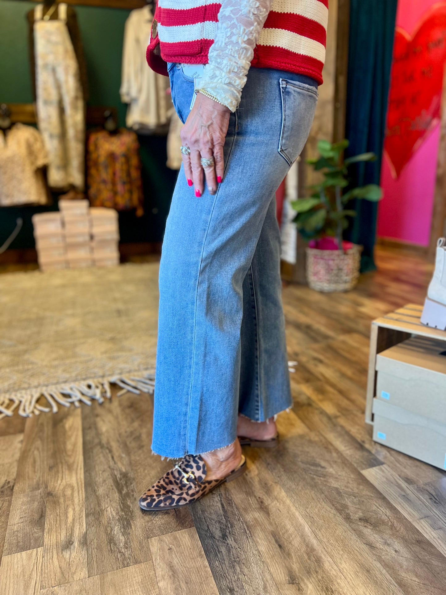 Risen Mid Rise Crop Wide Jean