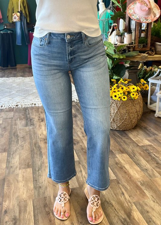 Mid Rise Ultra Stretch Straight Jean