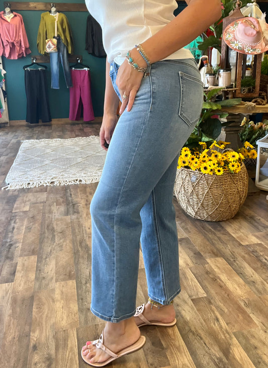 Mid Rise Ultra Stretch Straight Jean