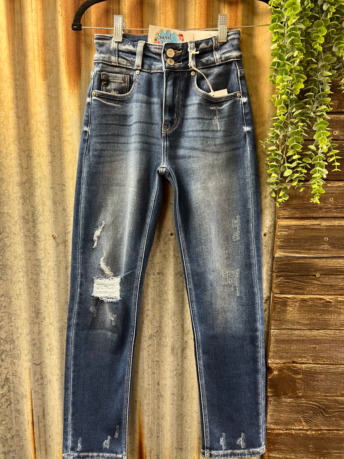KanCan Distressed Straight Fit